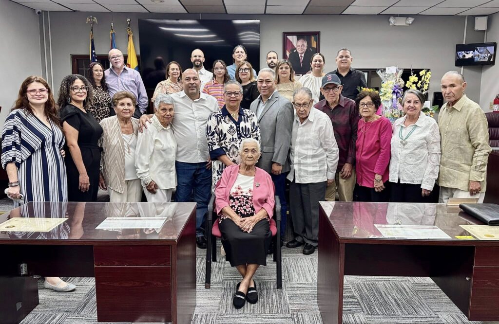 Legislatura Municipal se honró en homenajear a doña Ana Amelia Rodríguez Colón