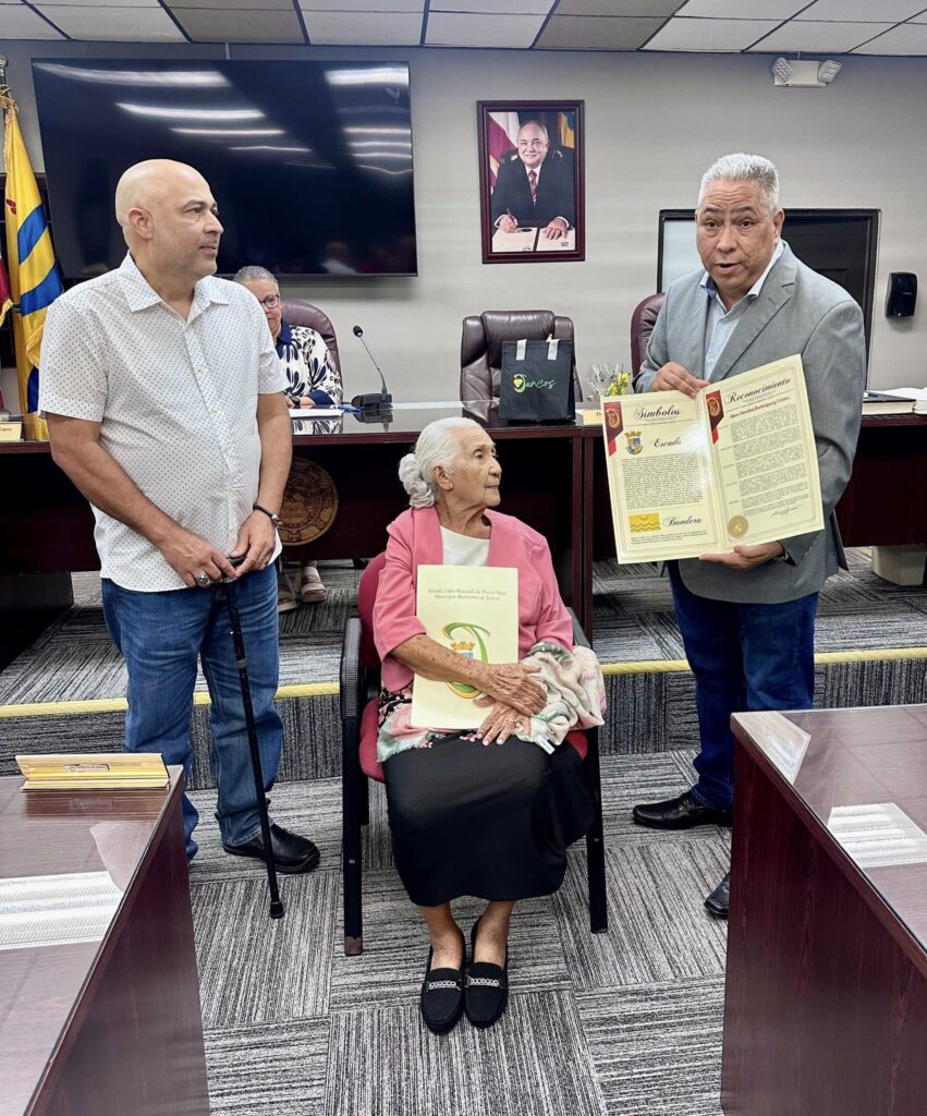 Legislatura Municipal se honró en homenajear a doña Ana Amelia Rodríguez Colón